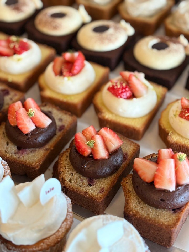 isle seasonal cakes